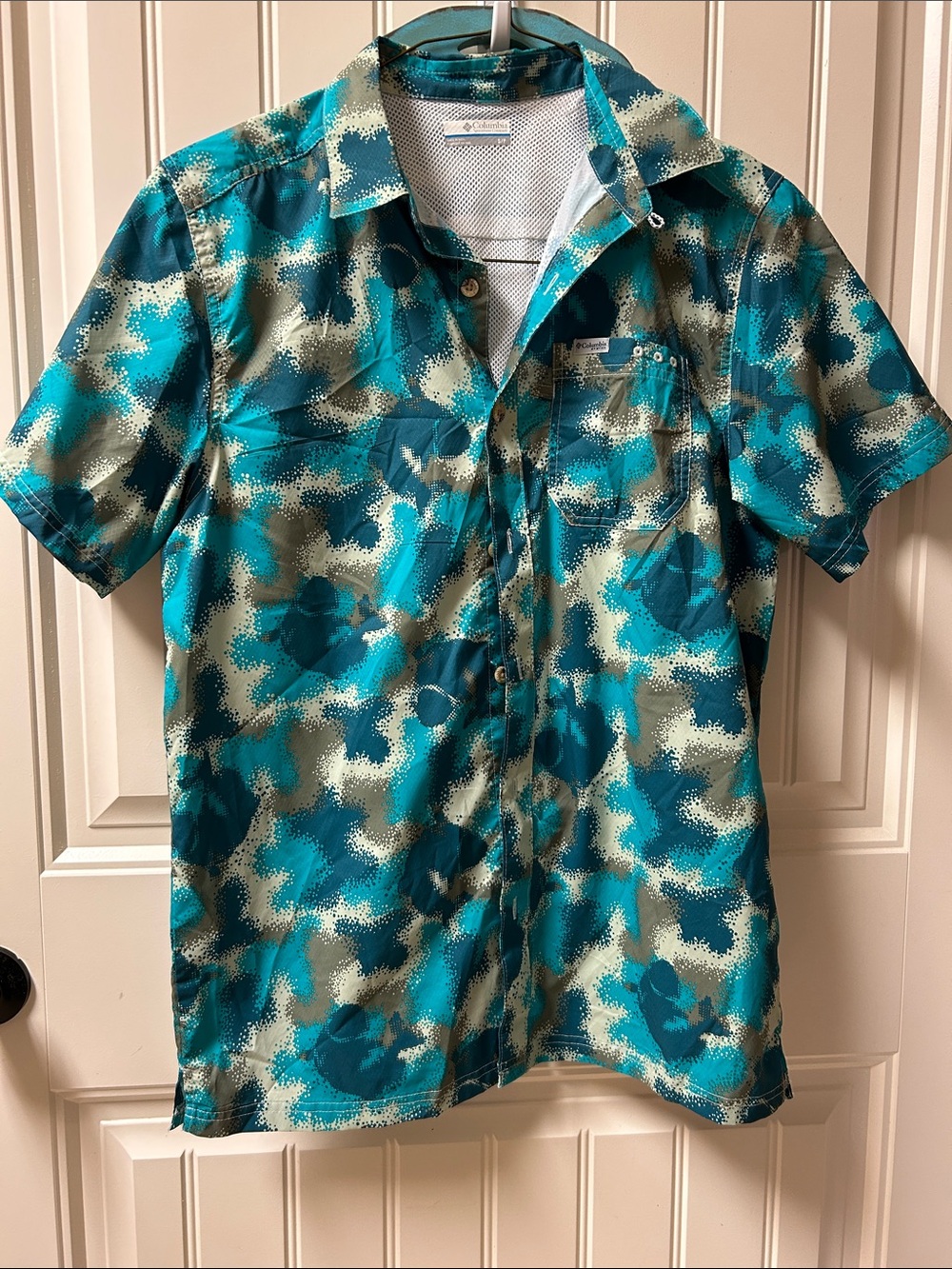 Columbia Teal and Olive Camo Short-Sleeve Button-Down Shirt